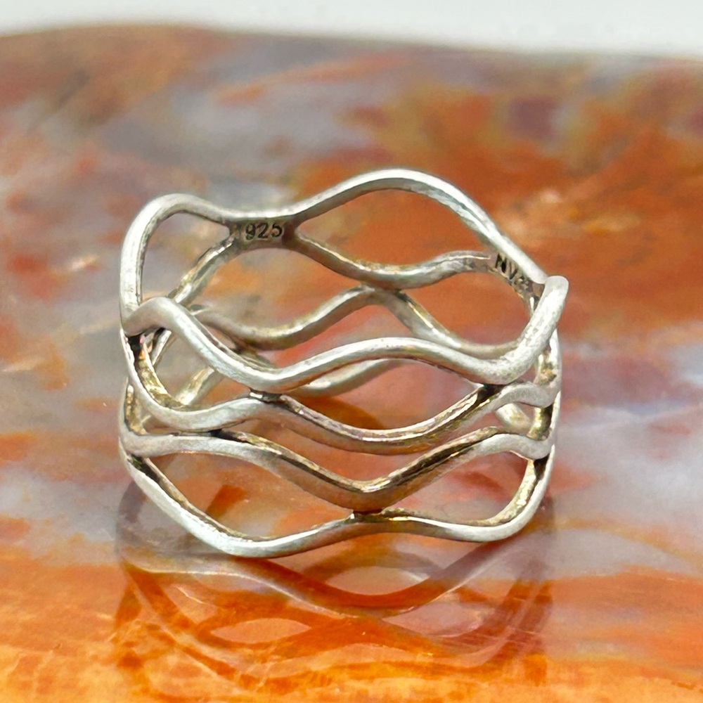 Sterling Silver Wave Ring - Size 11